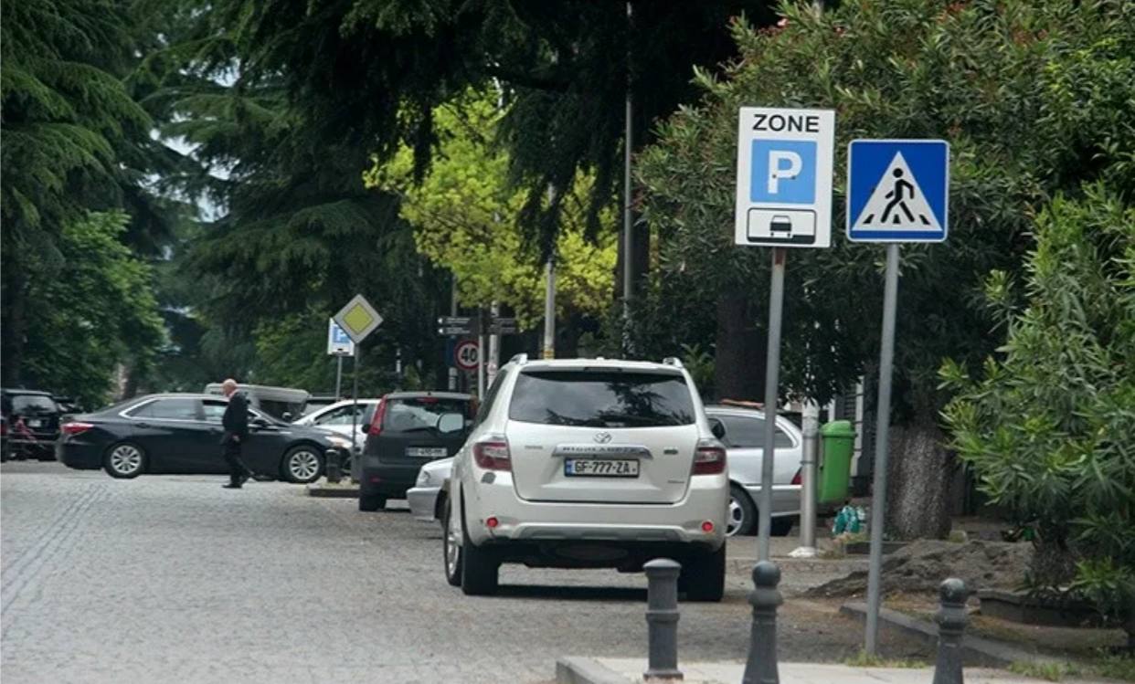 Батуми переписывает правила парковки: город уходит от хаоса к управляемой системе