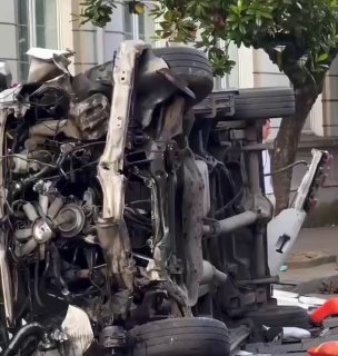 Трагедия в центре Батуми: в ДТП с туристическим микроавтобусом погибли люди