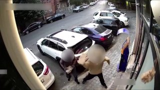 В Тбилиси задержали двух человек за попытку кражи из продуктового магазина