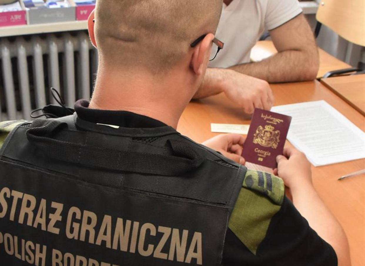 Работать по безвизу больше нельзя: Польша ужесточила правила для граждан Грузии