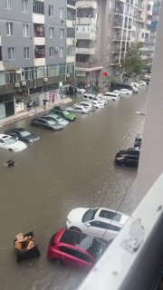 ⛈ Батуми снова под ударом стихии: город накрыли сильные ливни.